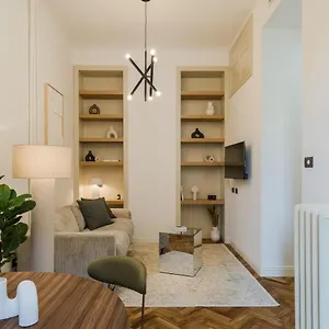 Casa Unica - Elegant With Balcony - Centrale 1 Apartment Milan